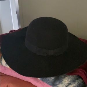 Brushed rim black hat